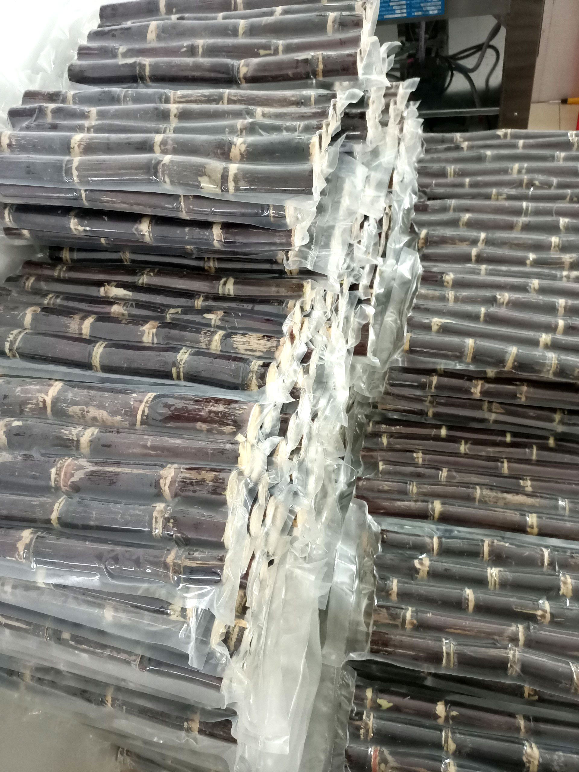 Tân Gia-Thanh-mía đen.jpg